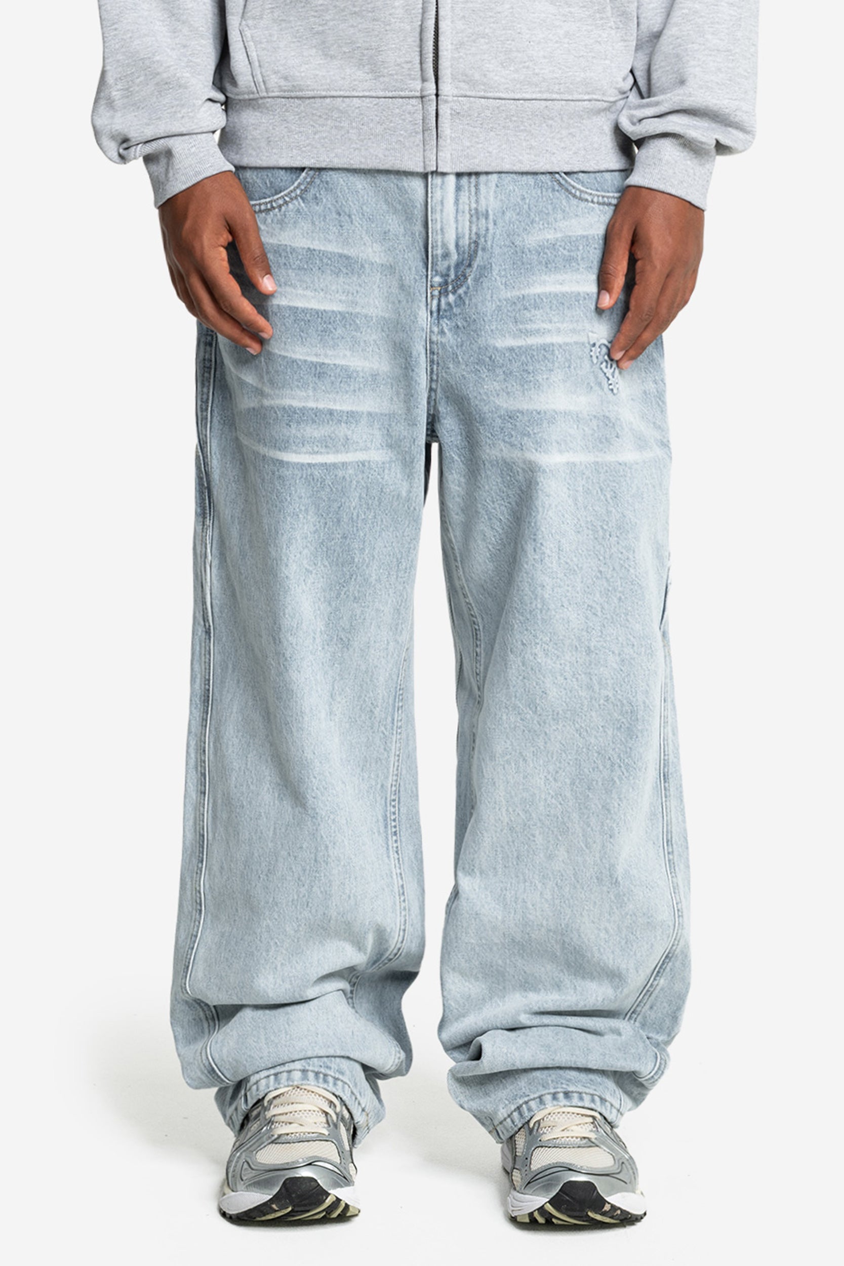 DISTINCTIVE BAGGY DENIM MID BLUE