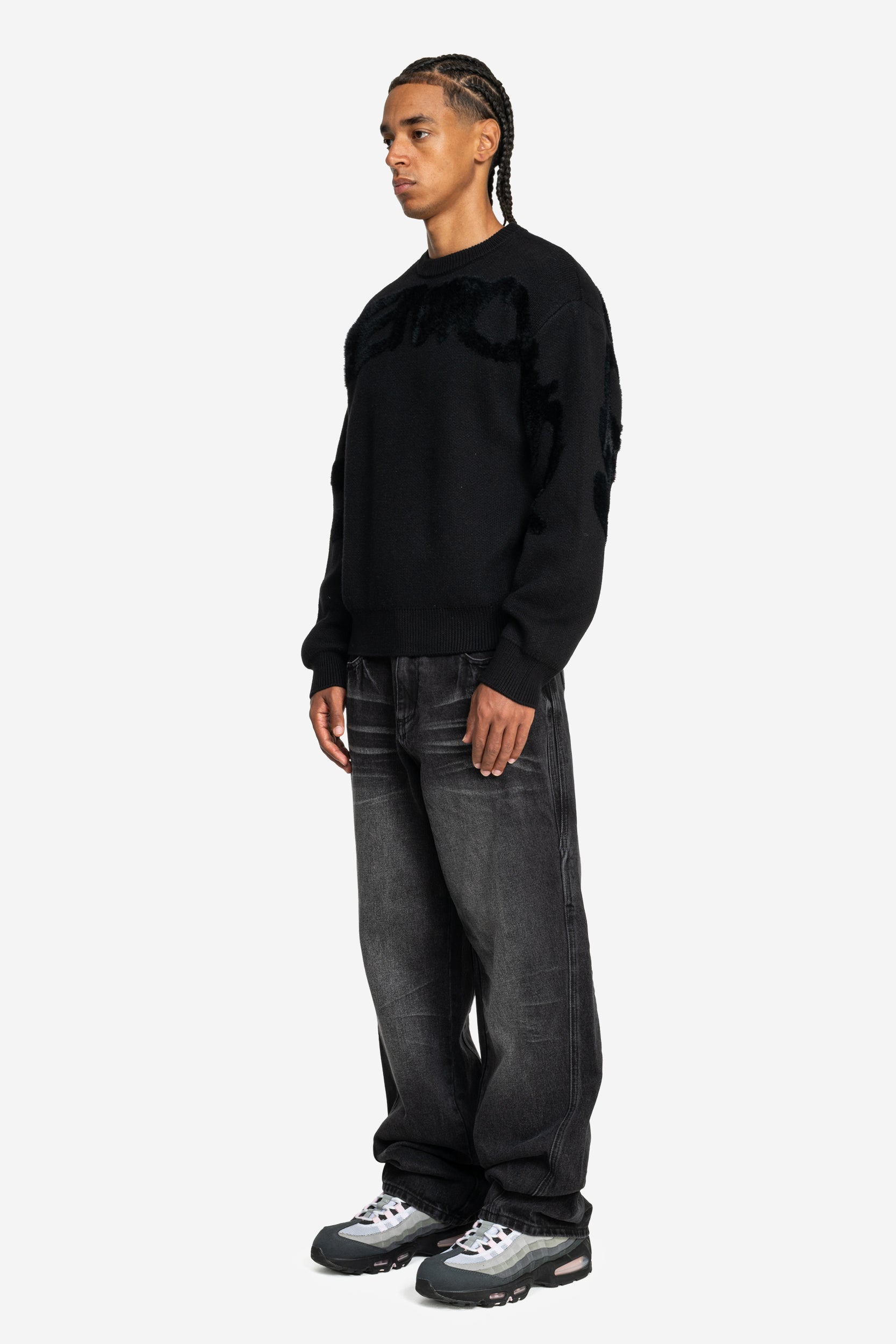 DISTINCTIVE DENIM BLACK