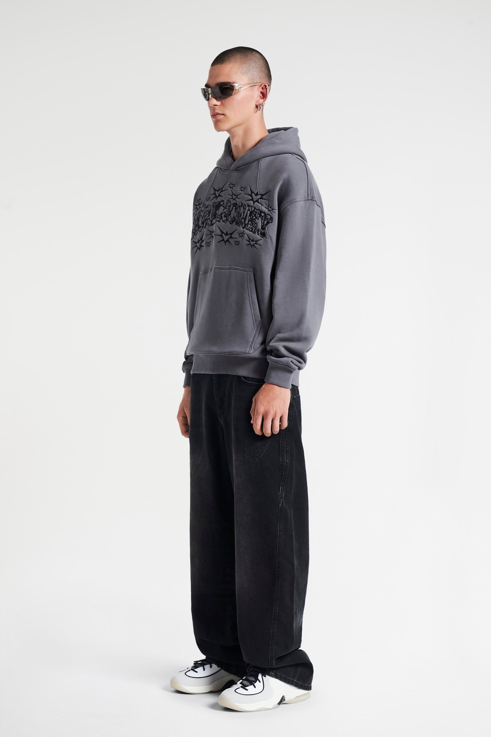 REVERSI GRAPHIC HOODIE TORNADO GRAY