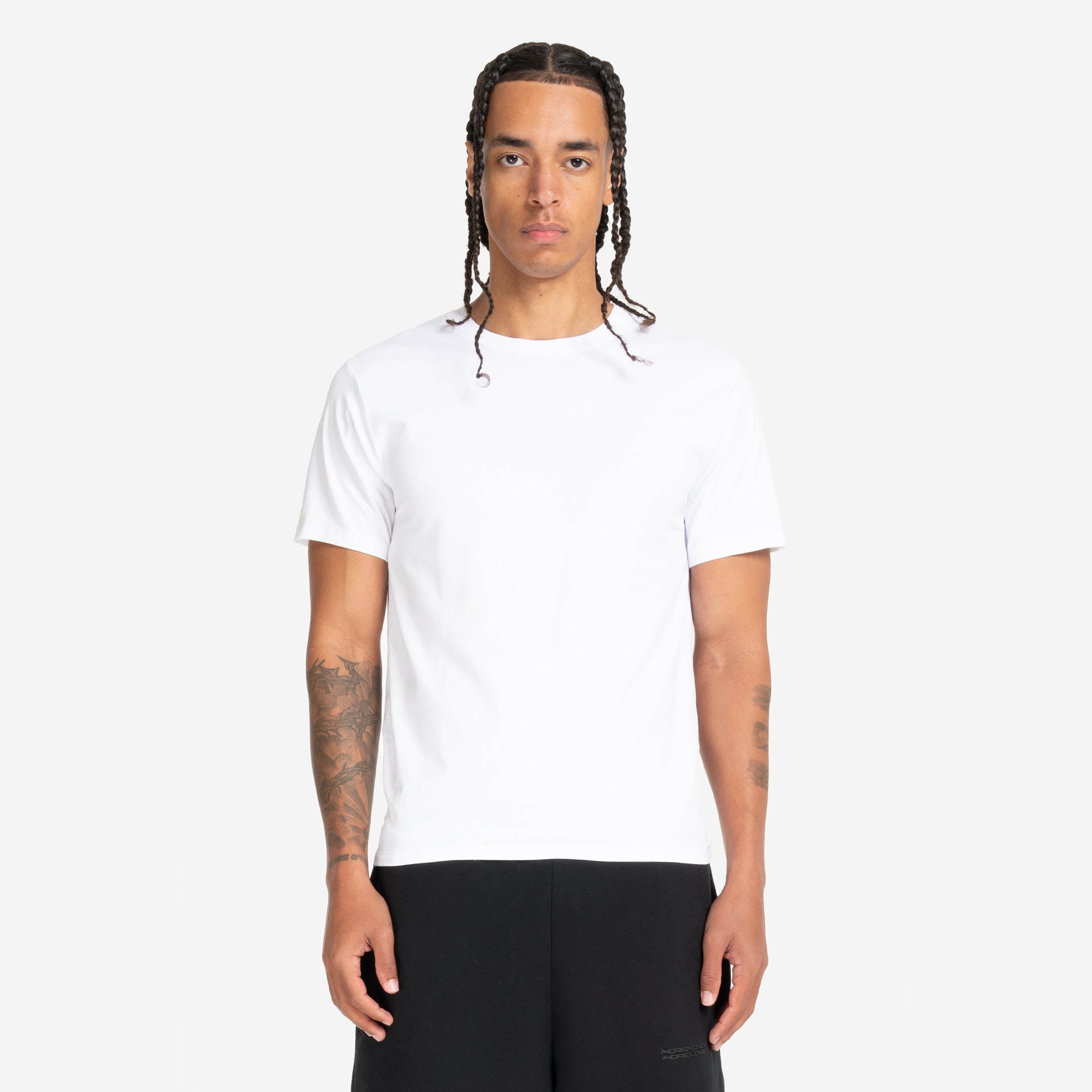 SLIM FIT TEE WHITE (2-PACK) + BASE JORTS VINTAGE BLUE