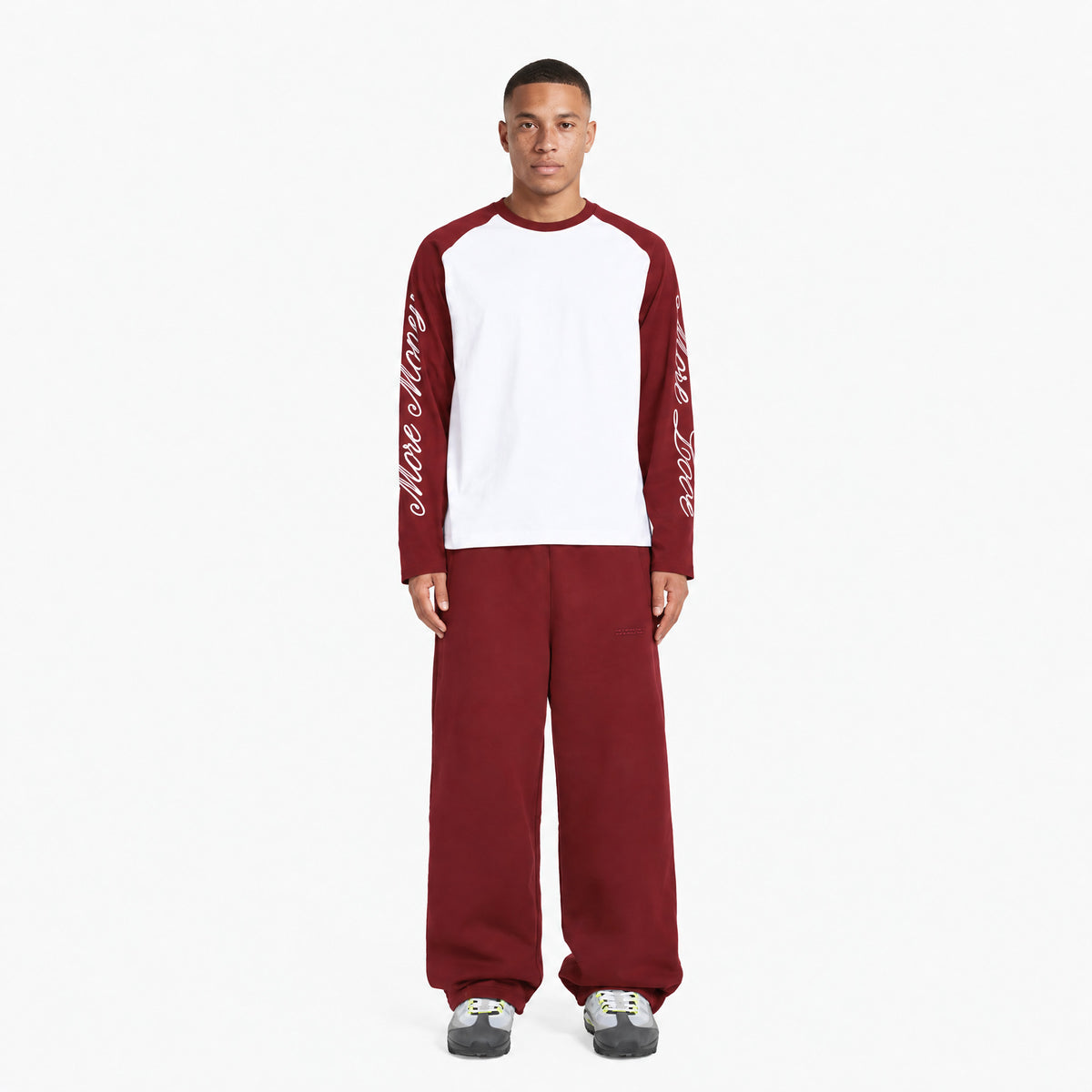 SCRIPT RAGLAN LONGSLEEVE BORDEAUX