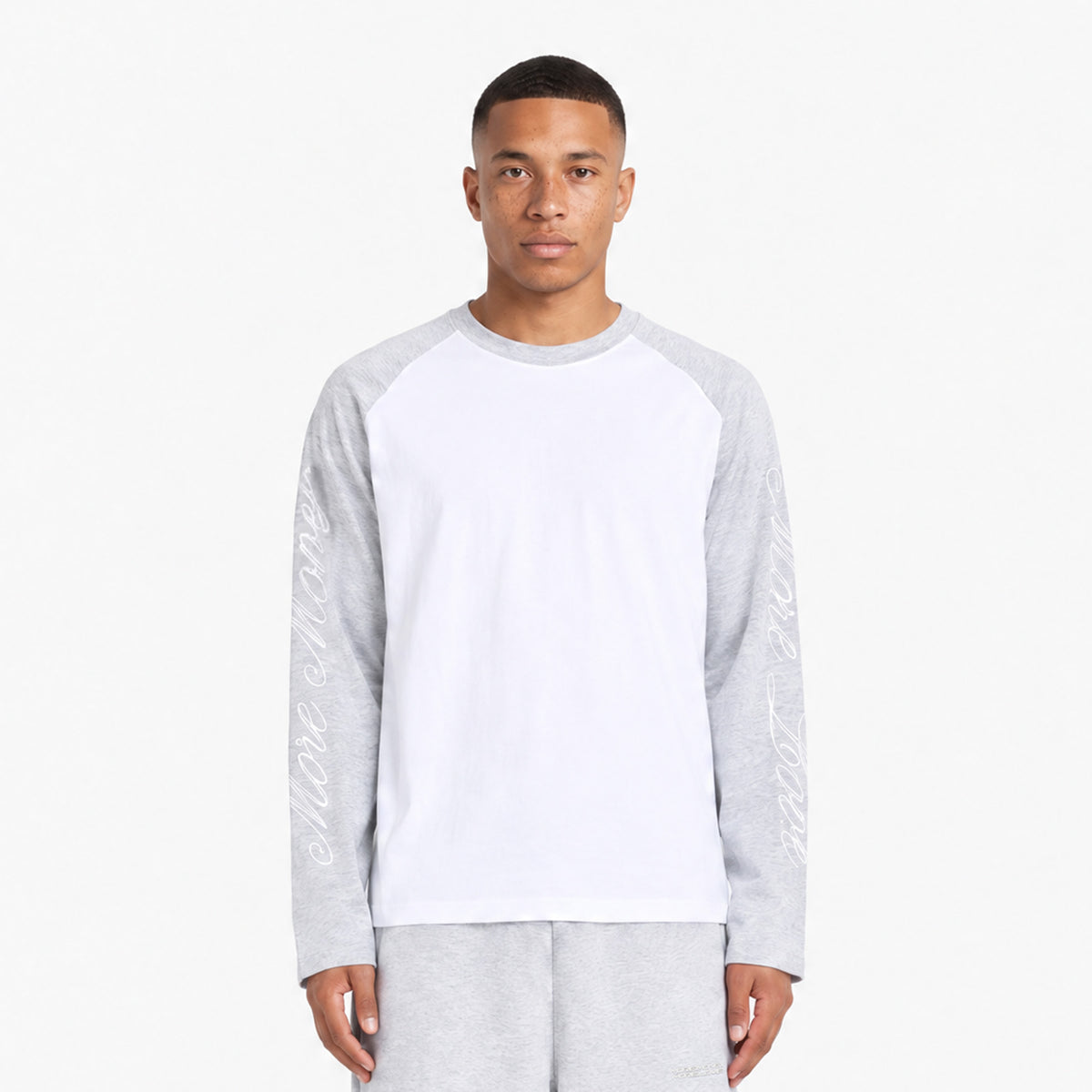 SCRIPT RAGLAN LONGSLEEVE HEATHER GREY