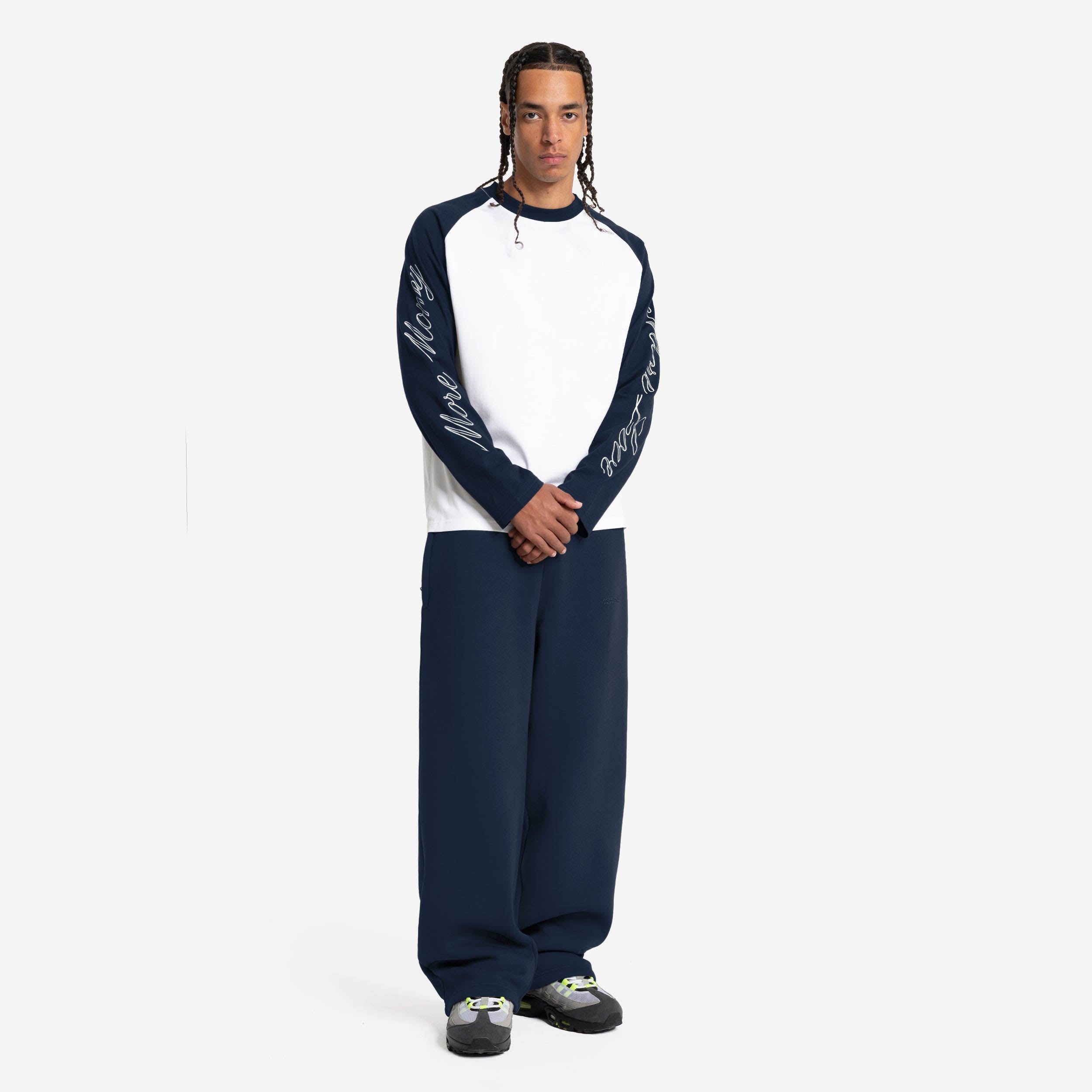 SCRIPT RAGLAN LONGSLEEVE NAVY