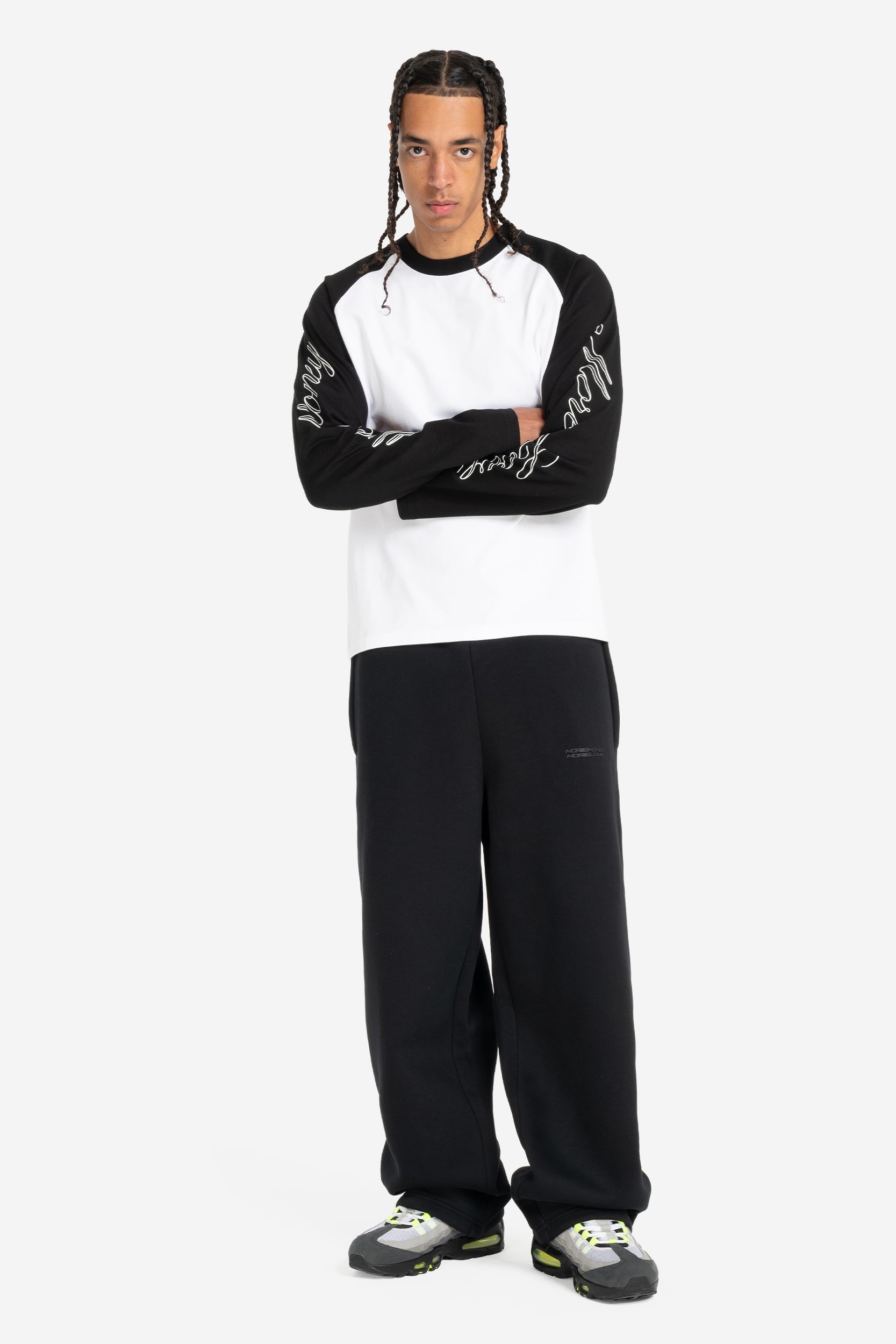 SCRIPT RAGLAN LONGSLEEVE + CLOUDS JOGGER