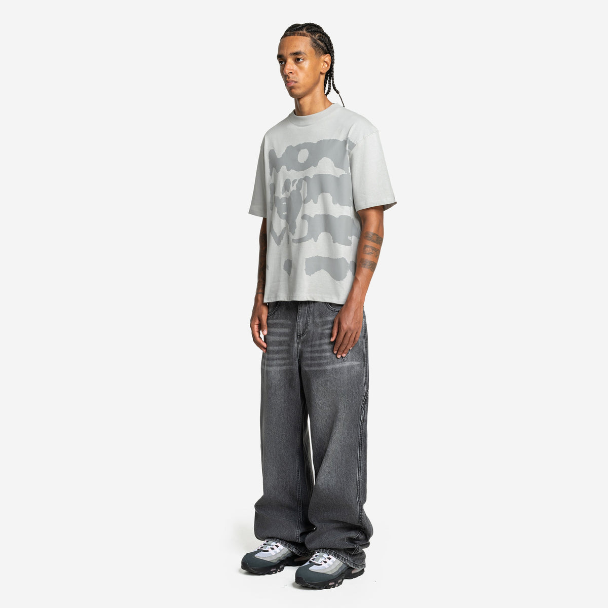 RADIANT CASH TEE LIGHT GREY