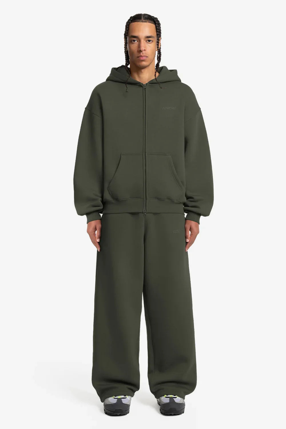 CLOUDS ZIP + JOGGER OLIVE