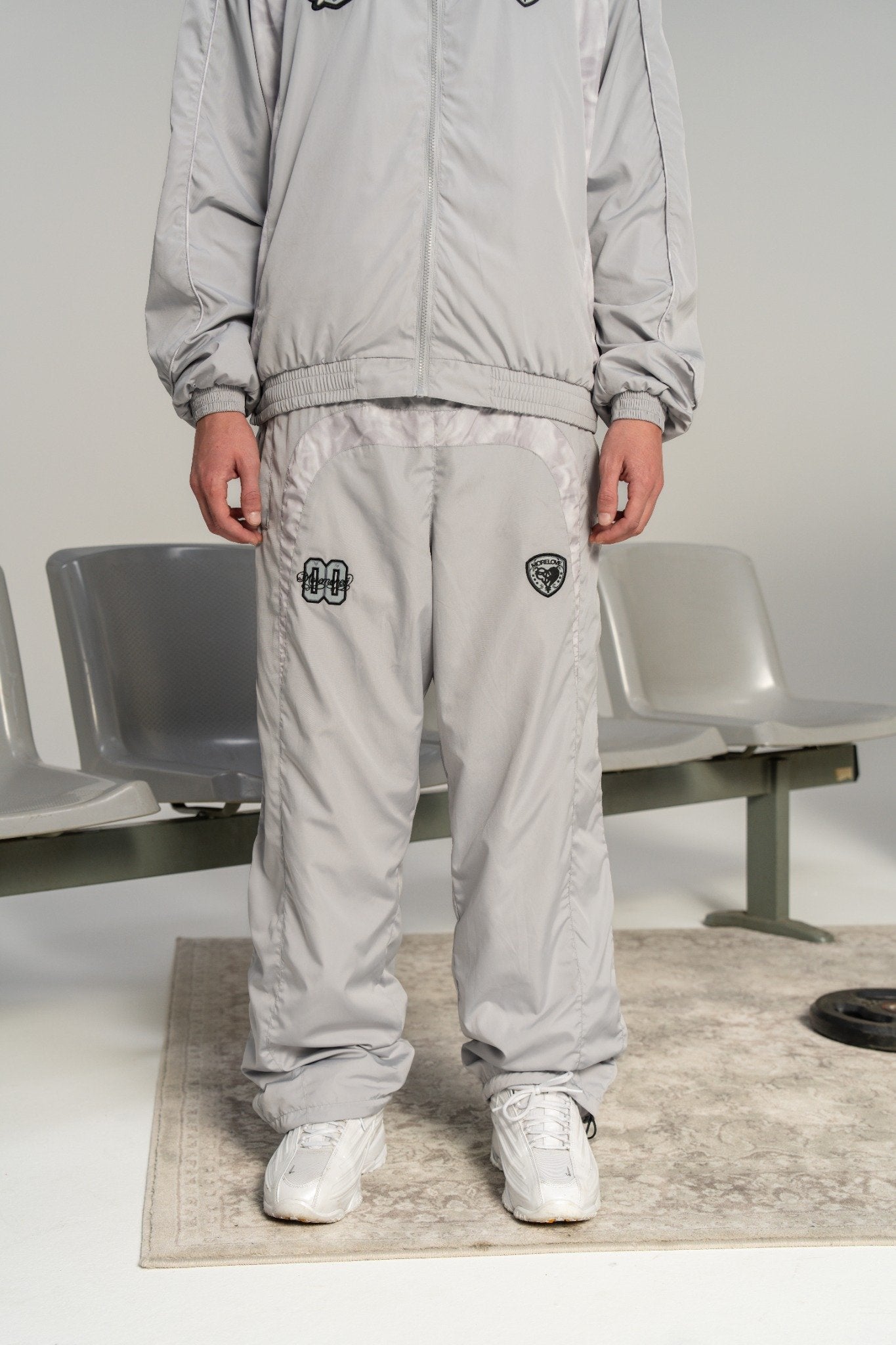 SIDELINE TRACK PANTS LIGHT GREY