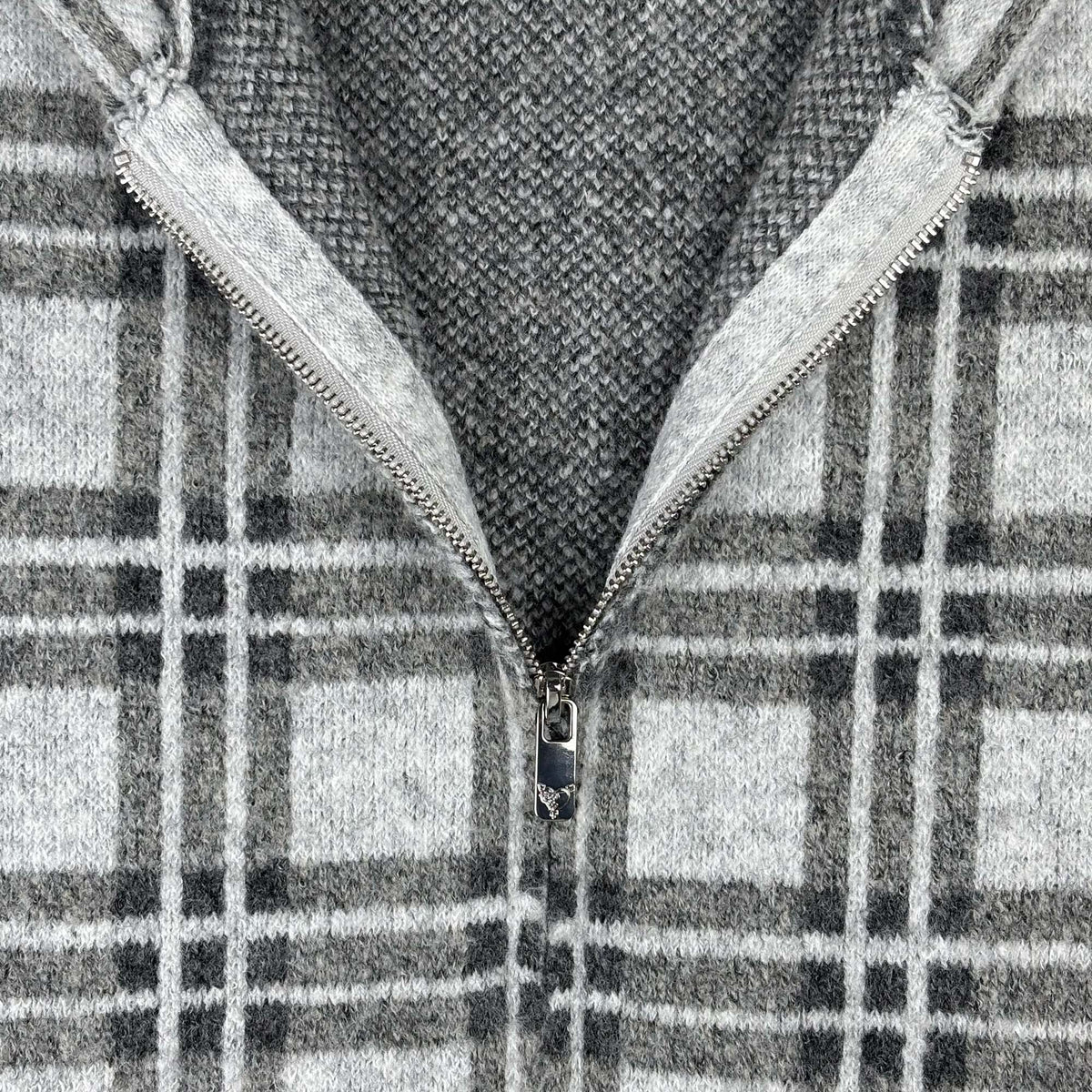 PLAID FUZZY KNIT ZIP LIGHT GREY