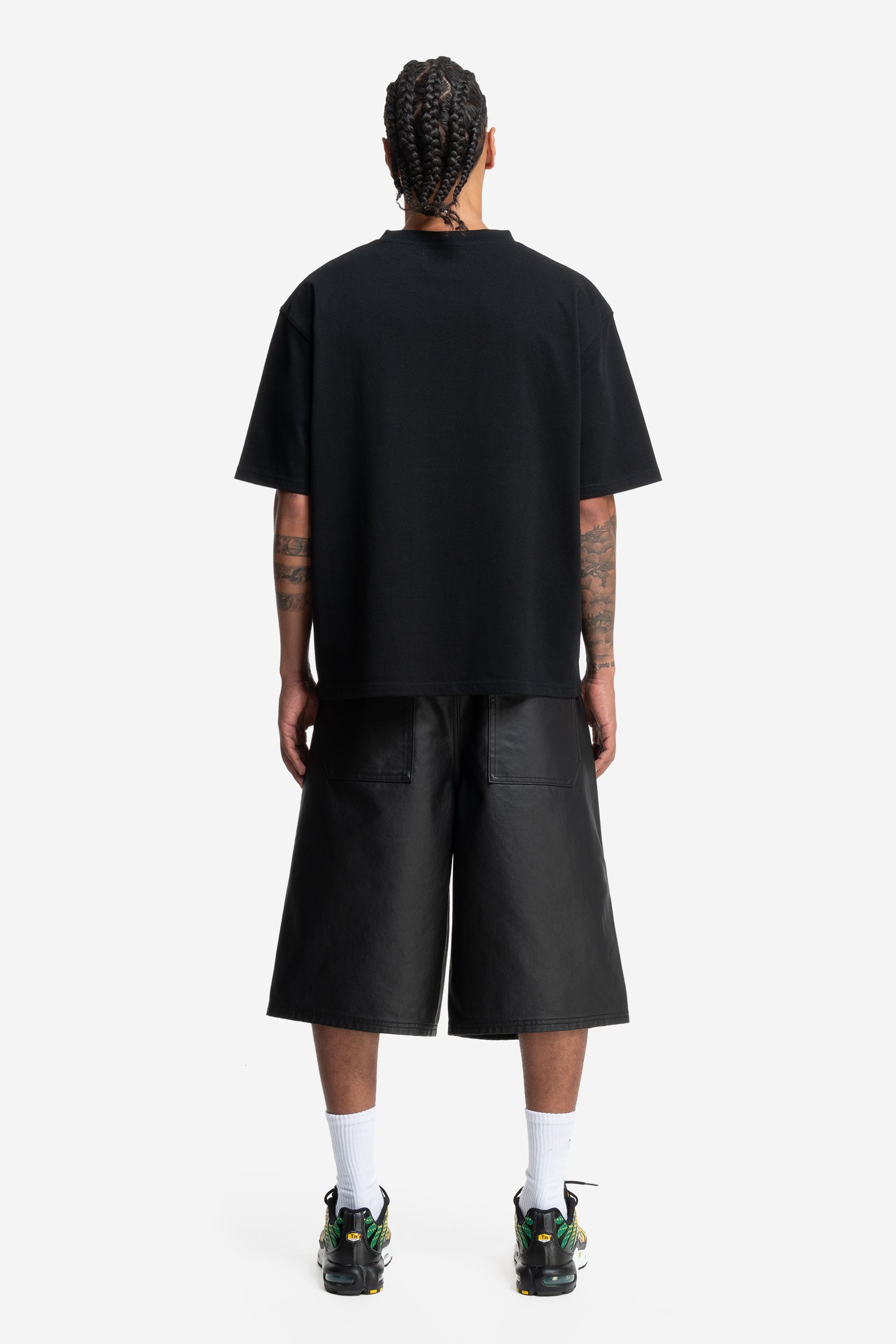 RESTRICTED TEE BLACK