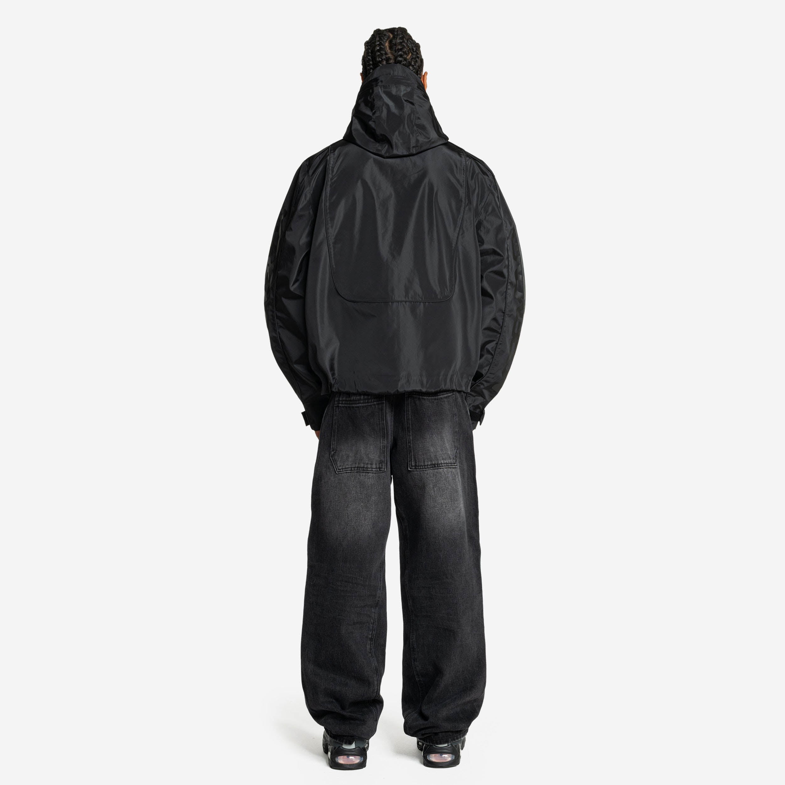 VILLAIN WINDBREAKER BLACK