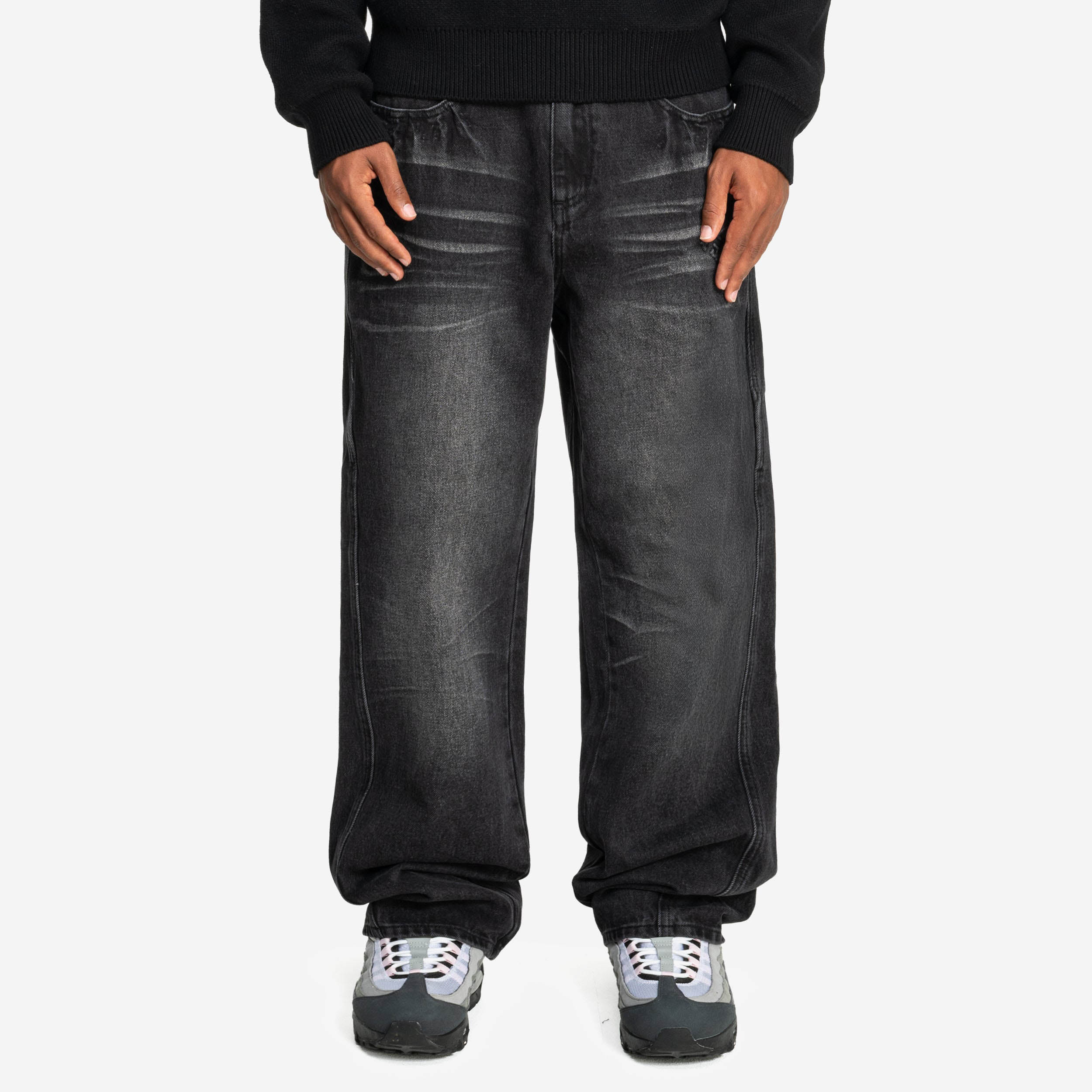 DISTINCTIVE DENIM BLACK