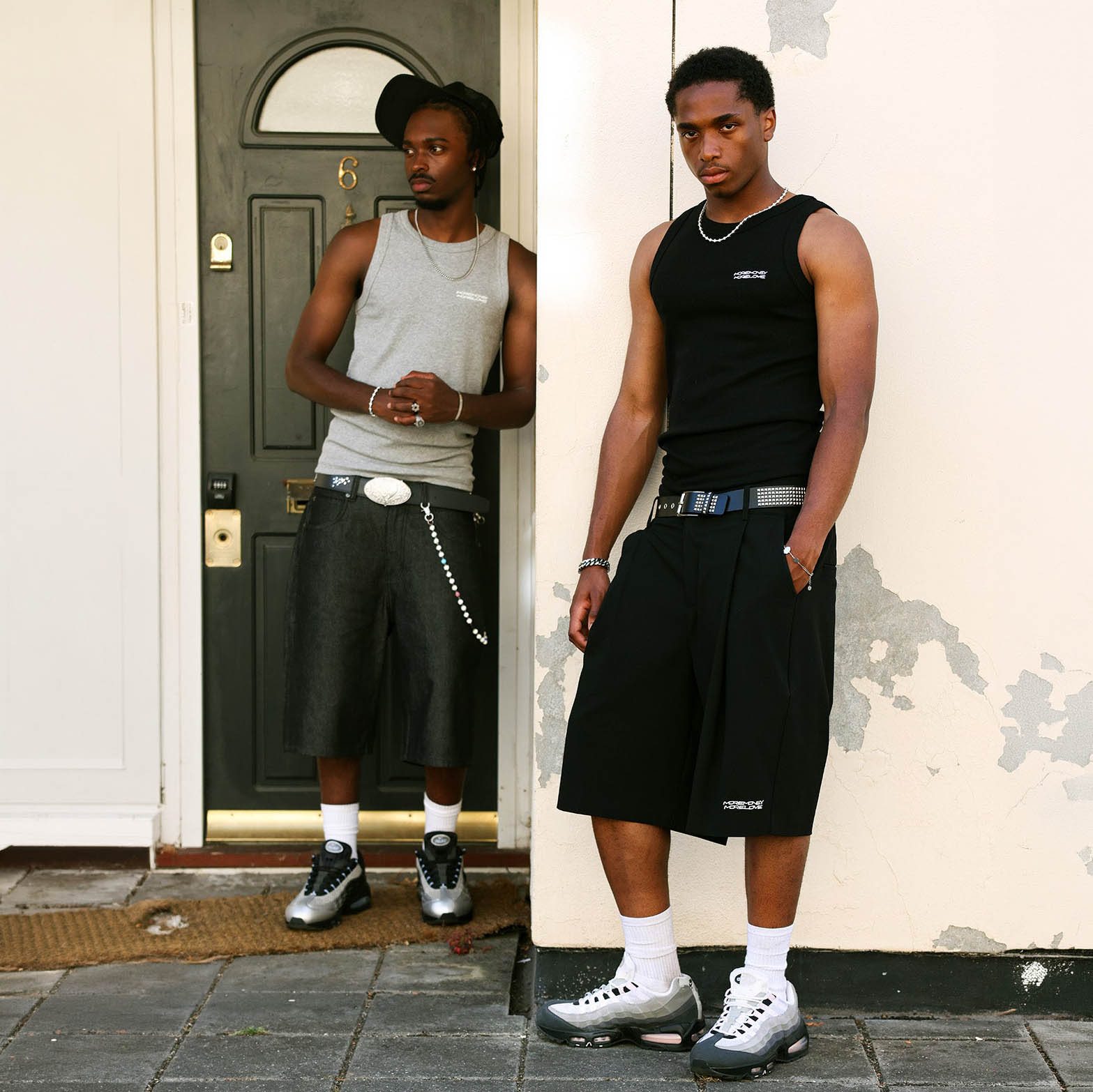 PLEATED SHORTS BLACK