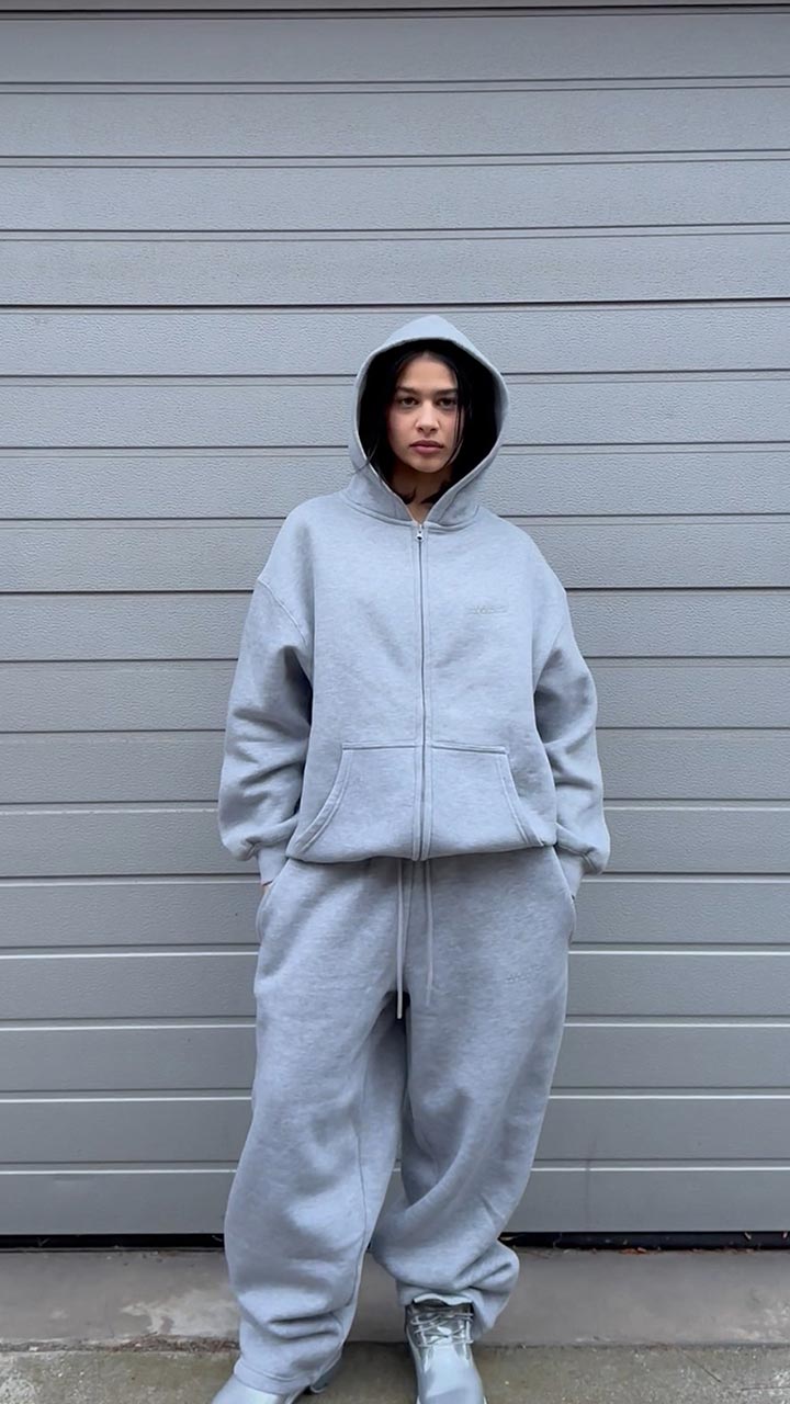 Load video: CloudsZip_GreyMelange_UGC02