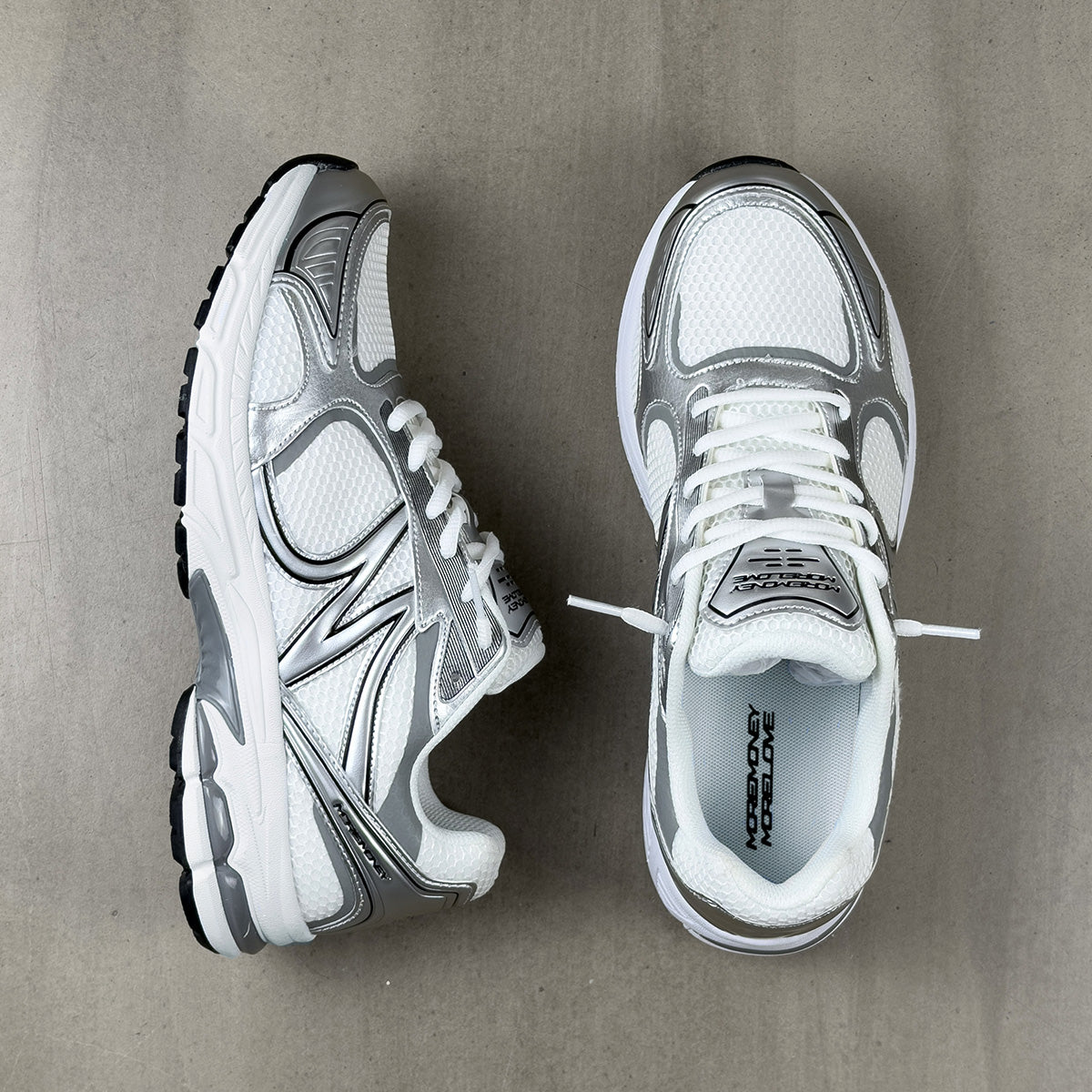 MOTION RUNNER PURE SILVER