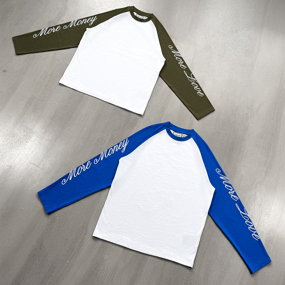 SCRIPT RAGLAN LONGSLEEVE OLIVE