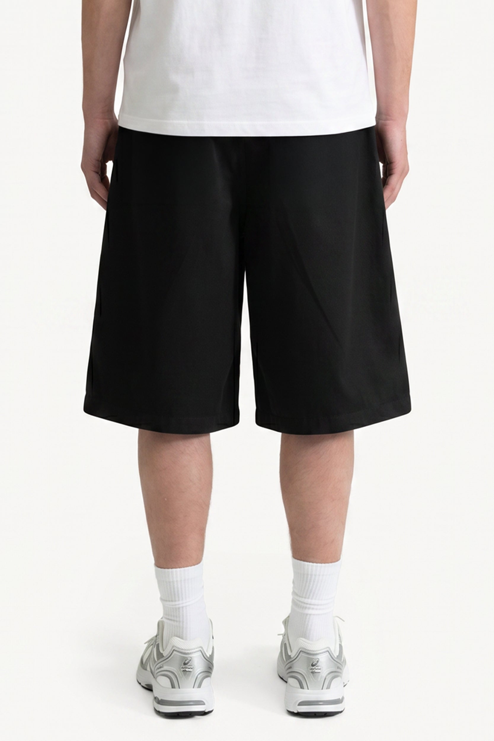 PLEATED SHORTS BLACK