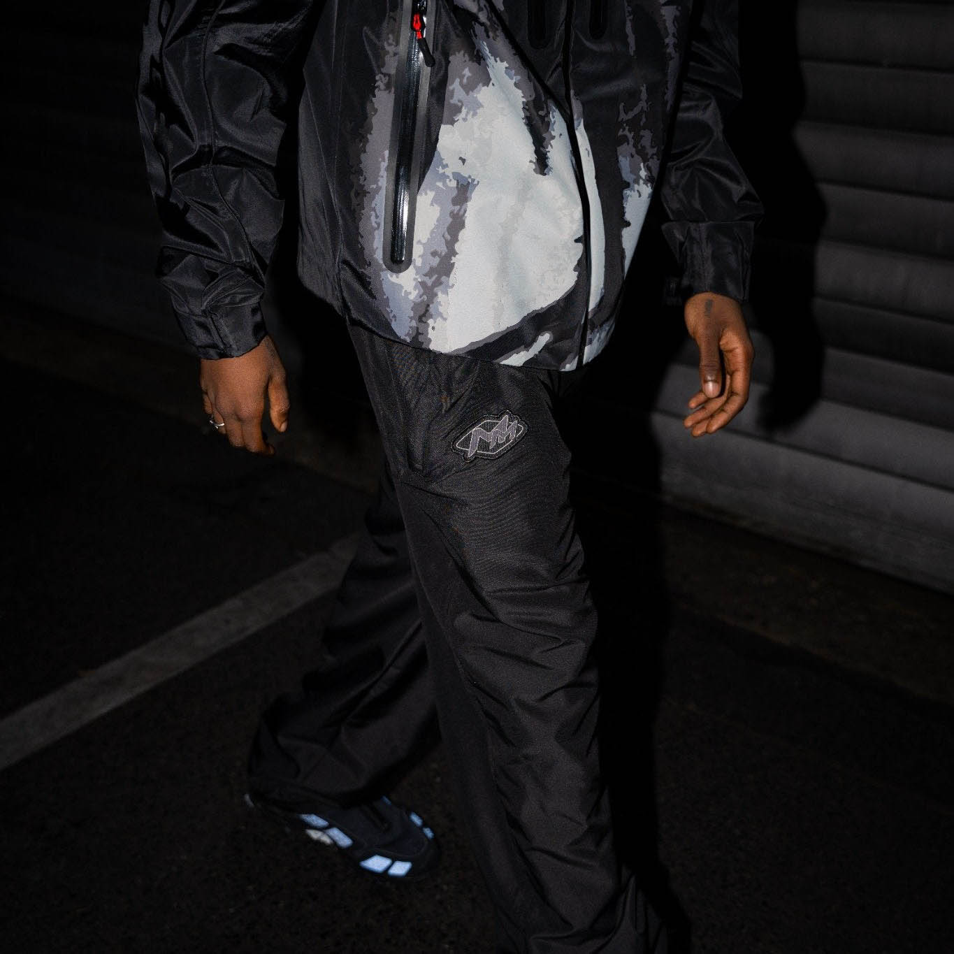 VILLAIN WINDBREAKER BLACK