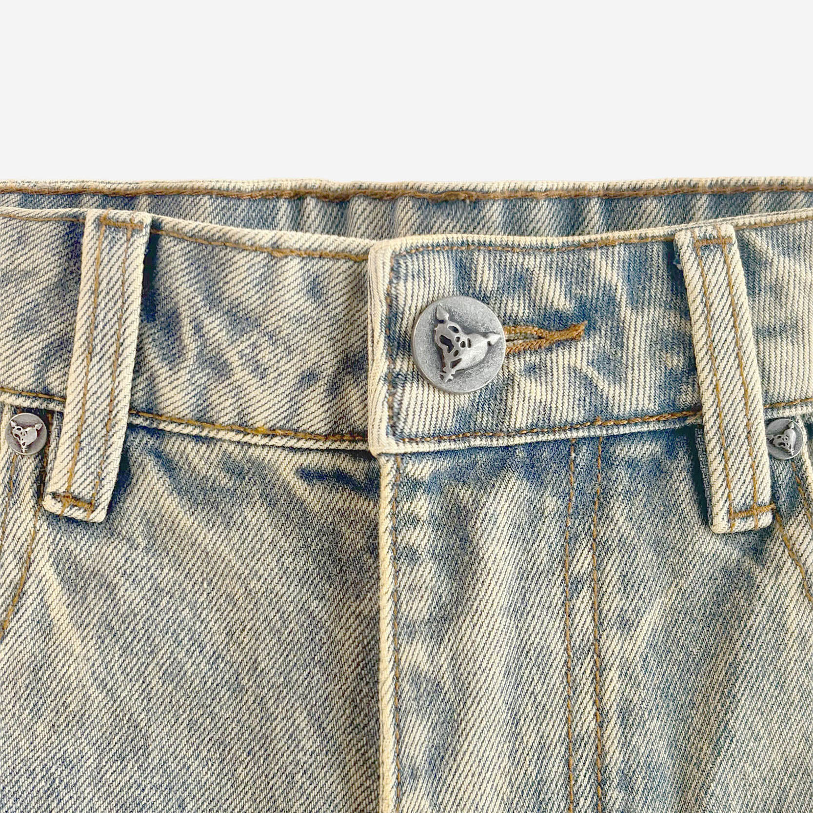 DISTINCTIVE DENIM WASHED MUD