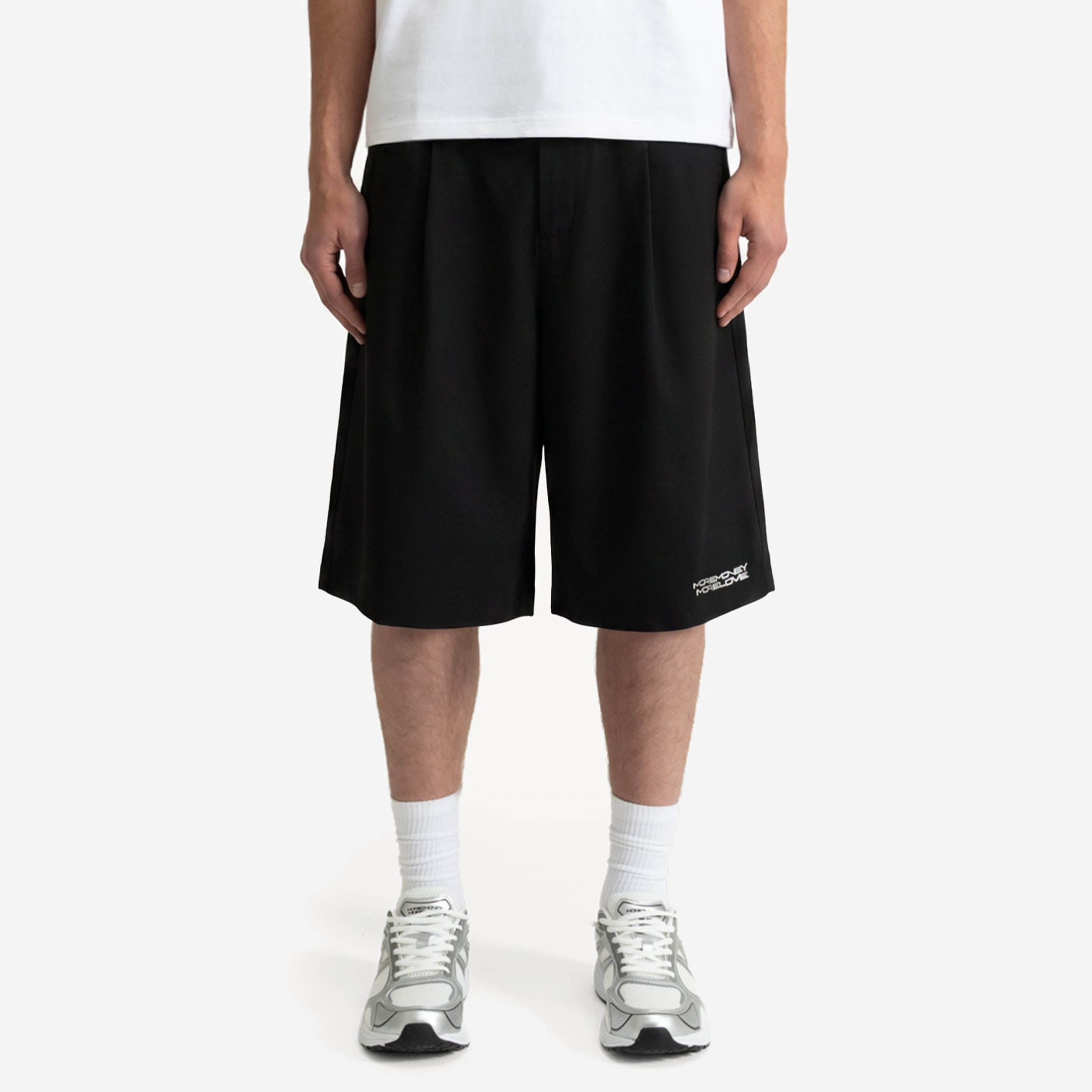 PLEATED SHORTS BLACK
