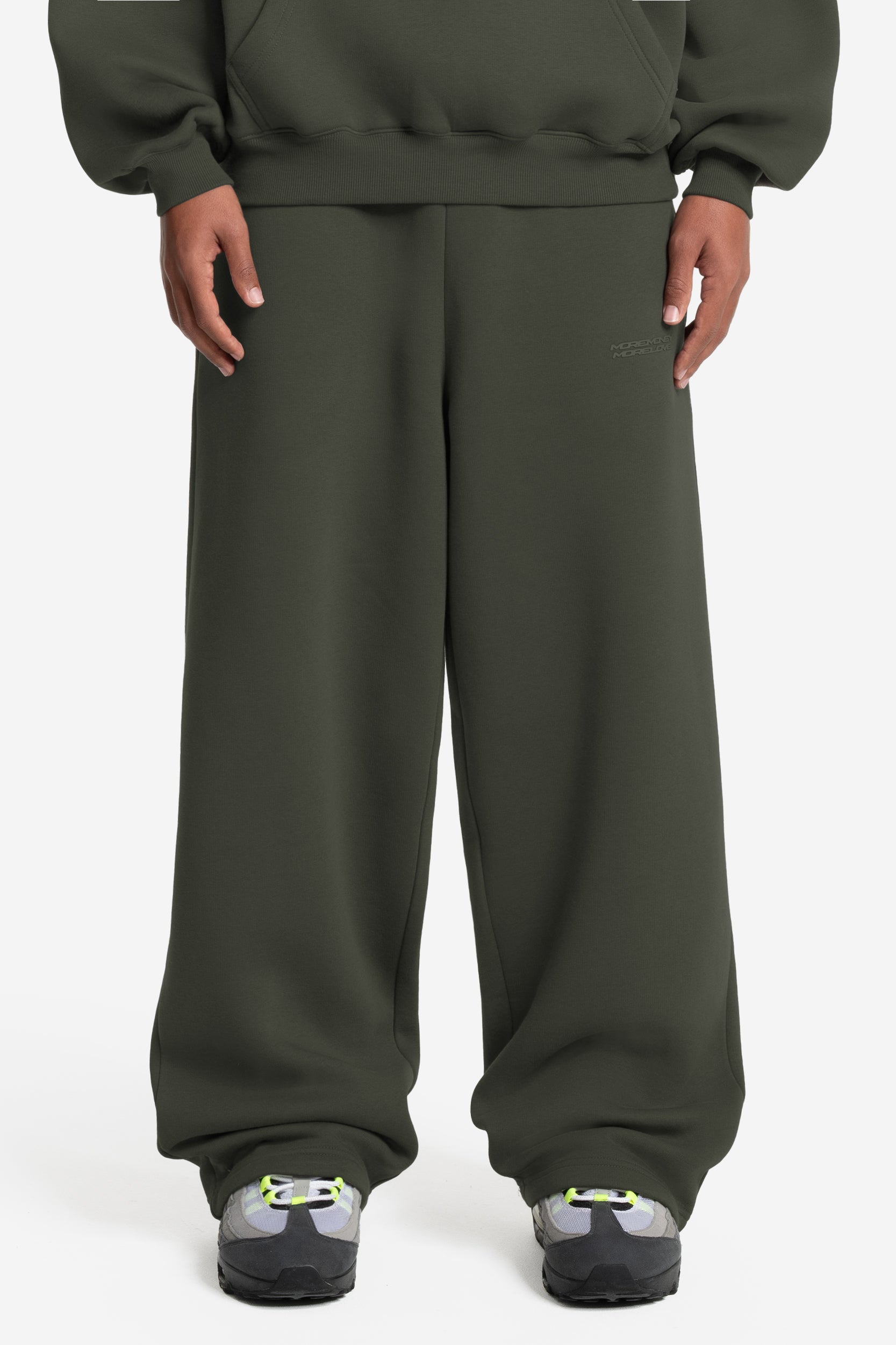 CLOUDS JOGGER OLIVE