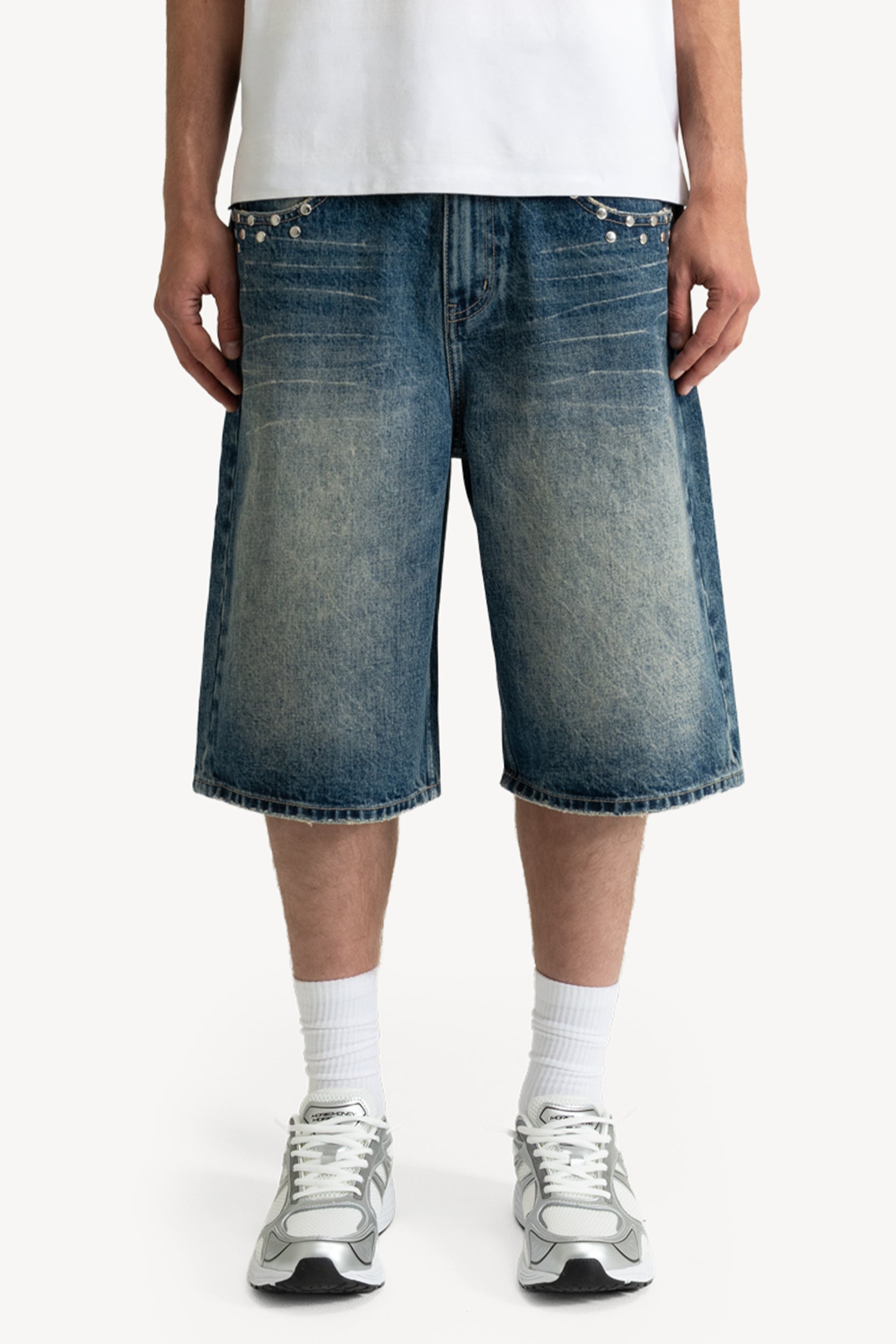 STUDDED JORTS WASHED BLUE