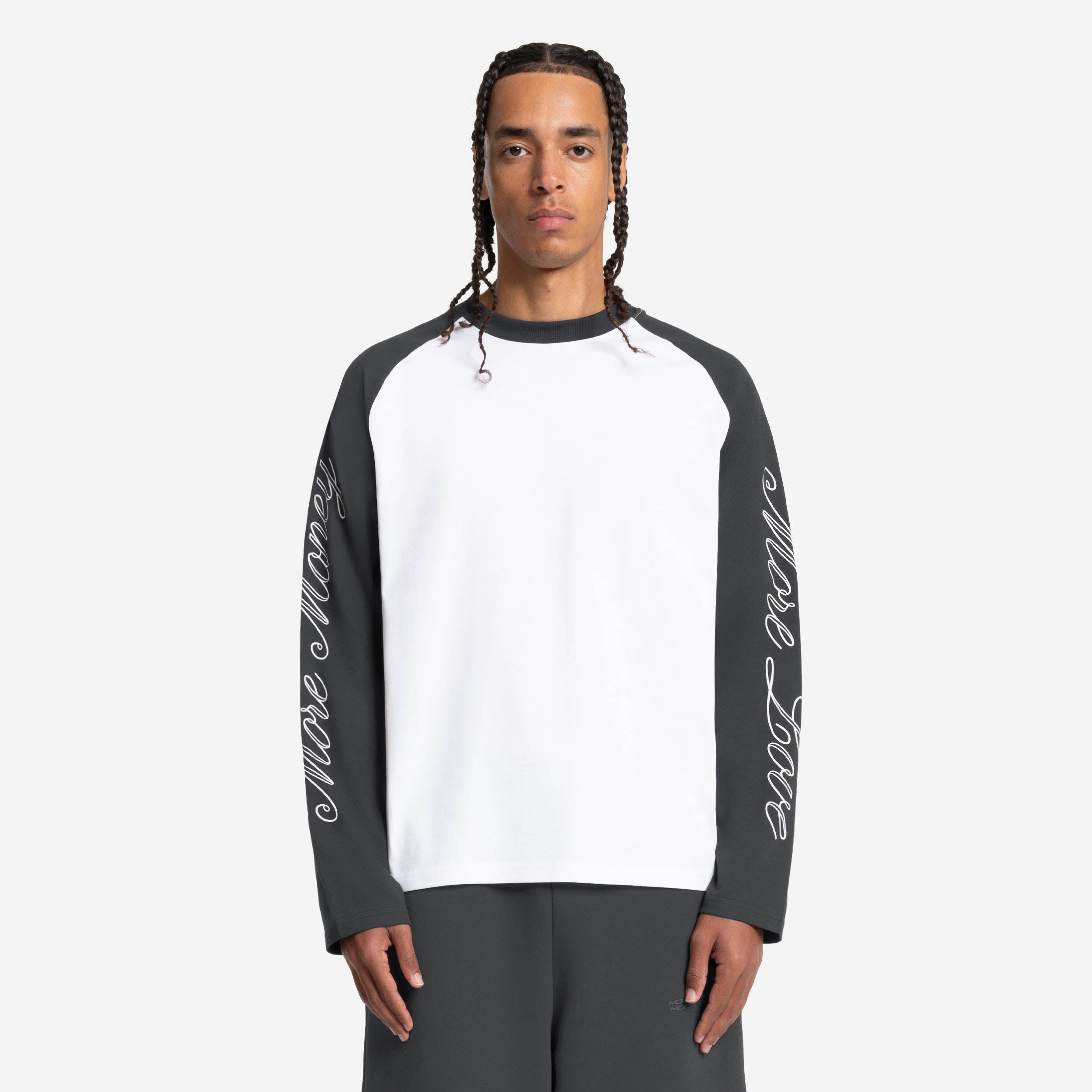 SCRIPT RAGLAN LONGSLEEVE DARK GREY