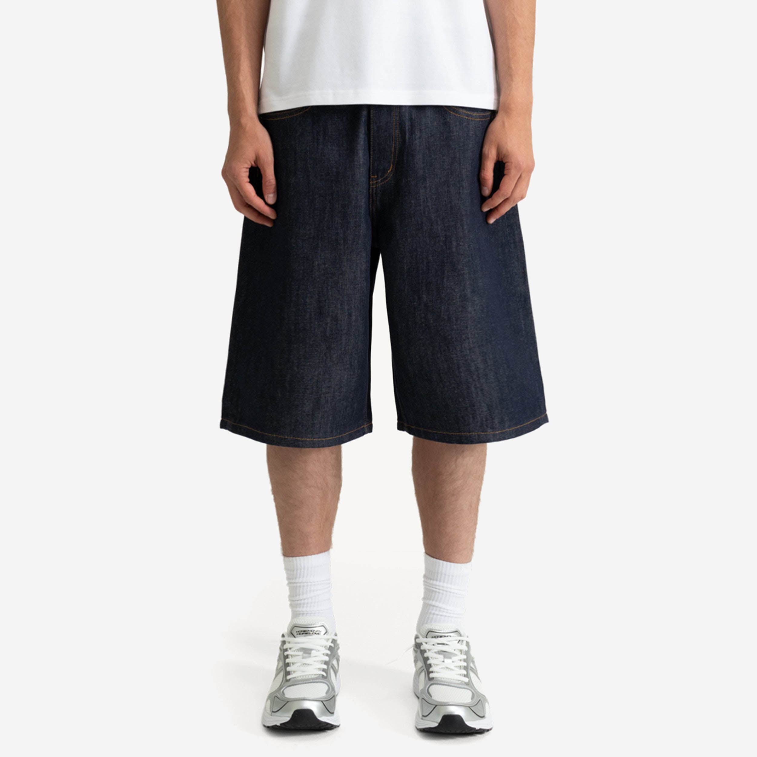 MONEY ATHL. TEE BLACK + BASE JORTS RAW BLUE