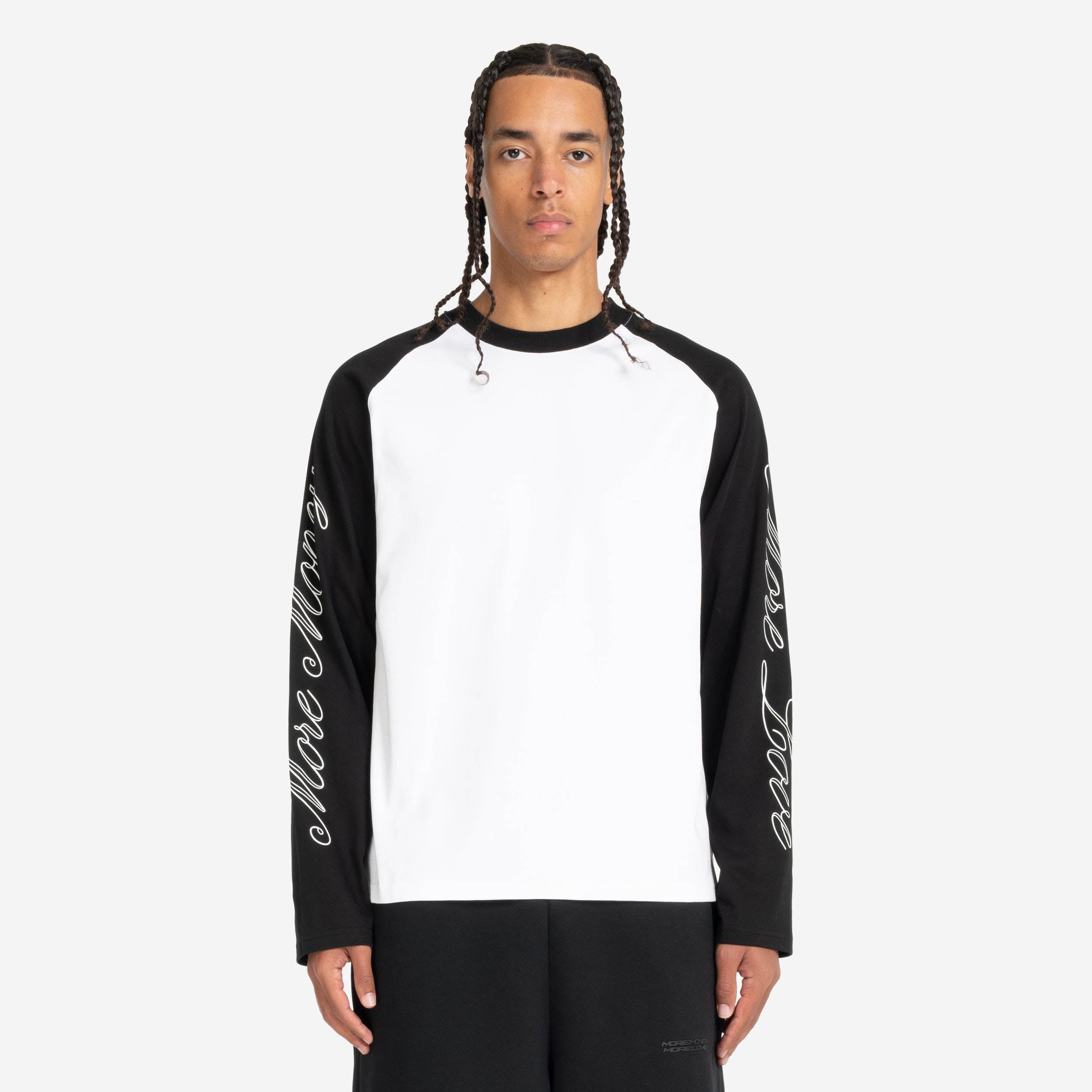 SCRIPT RAGLAN LONGSLEEVE BLACK