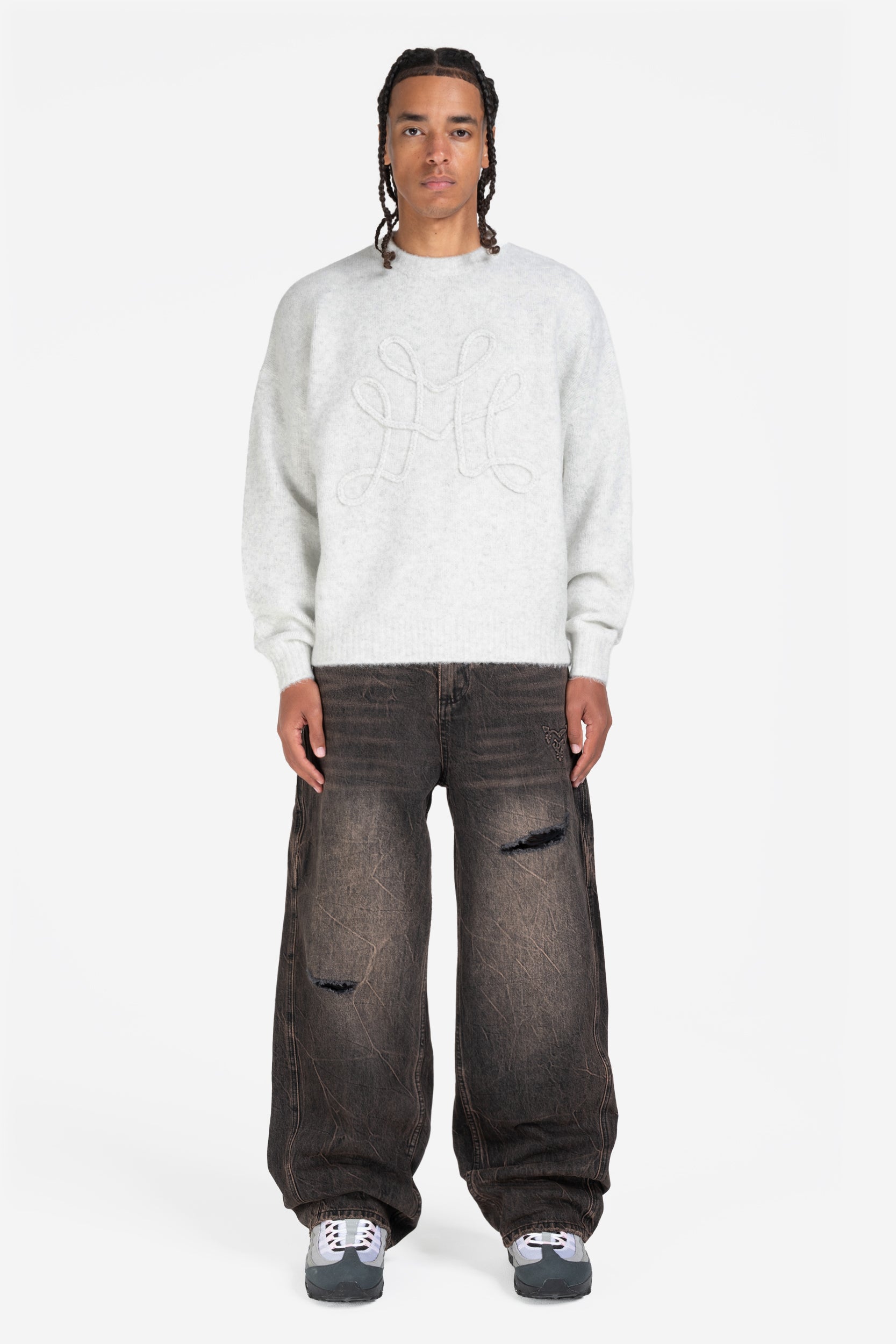 DA BIG M KNIT SWEATER GREY + RIPPED DISTINCTIVE BAGGY DENIM BLACK