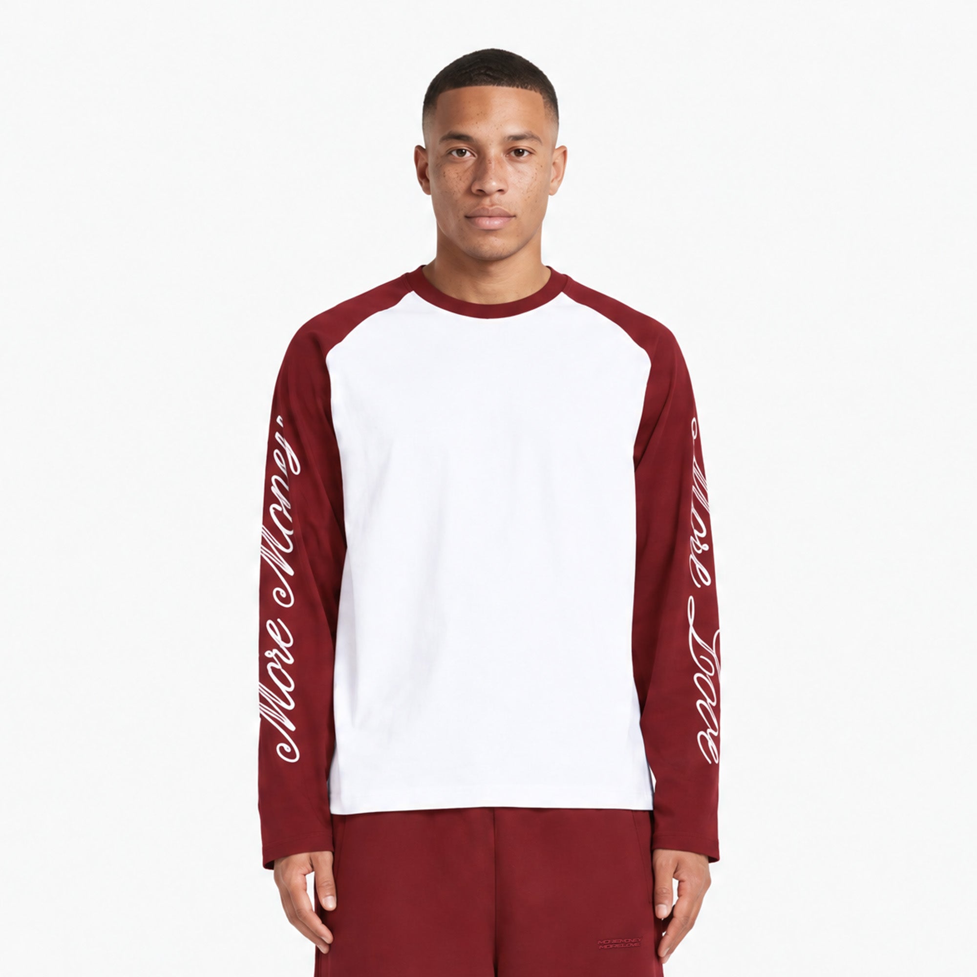 SCRIPT RAGLAN LONGSLEEVE BORDEAUX