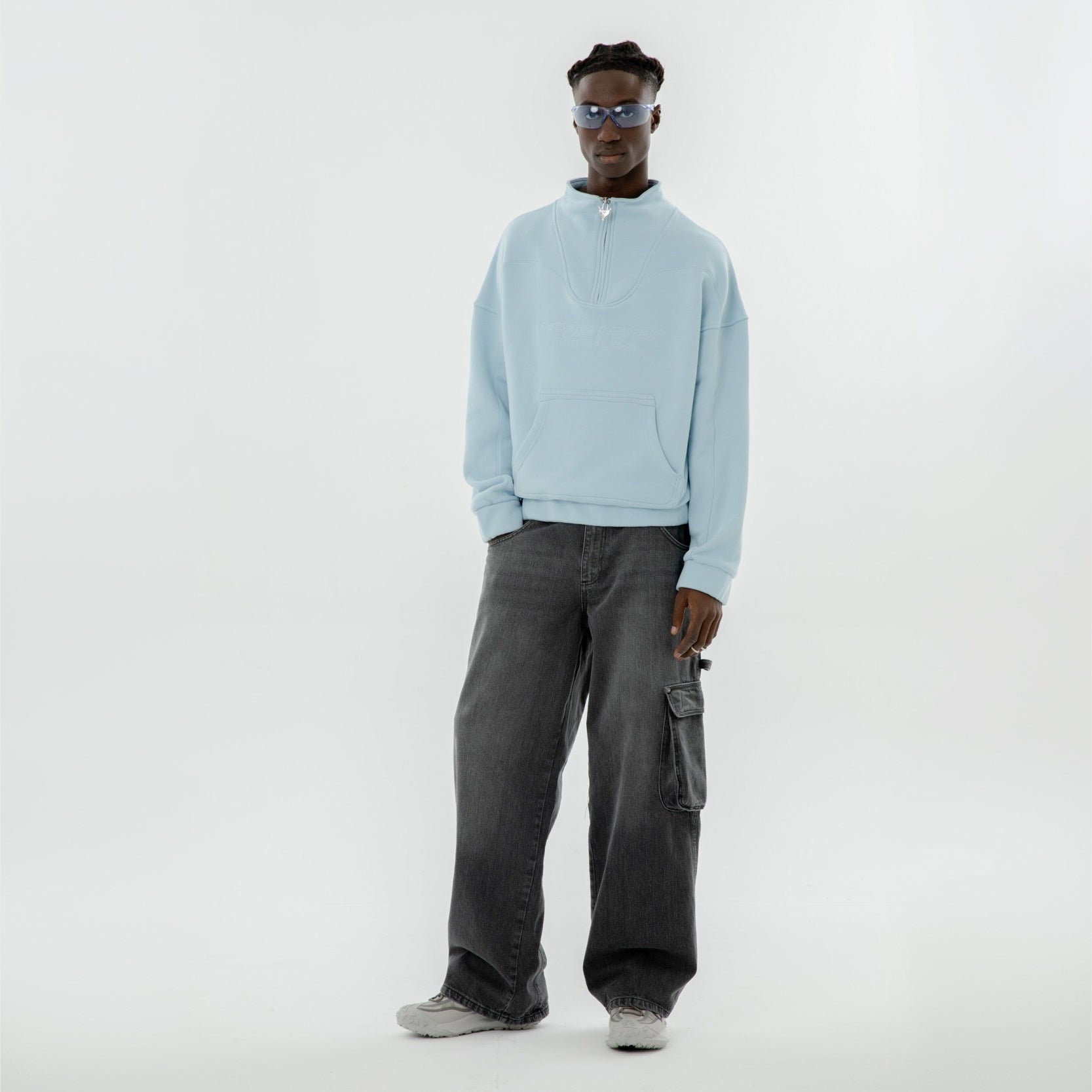 MORE MONEY LOGO HALFZIP