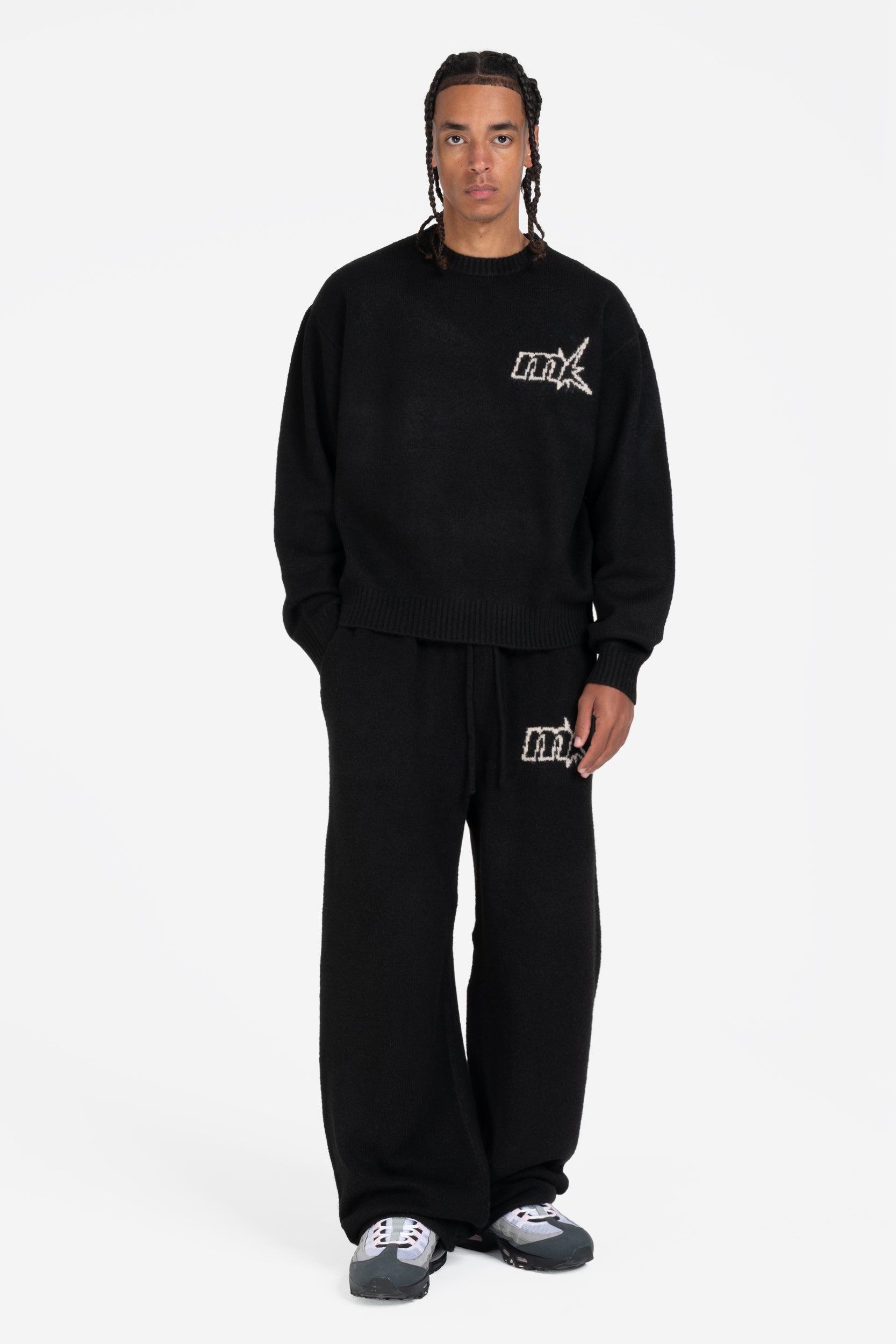 FUZZY KNIT SWEATER BLACK