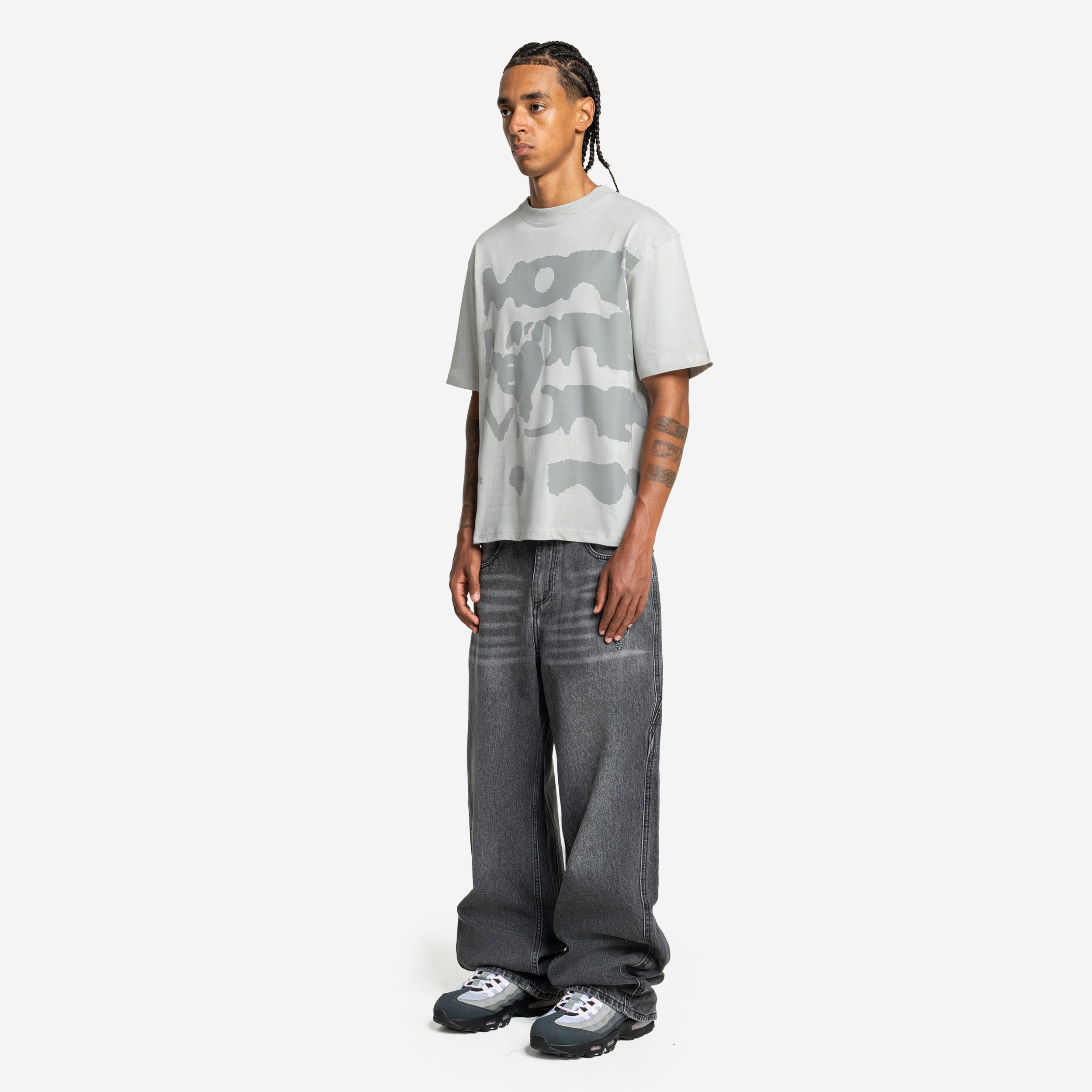 RADIANT CASH TEE LIGHT GREY
