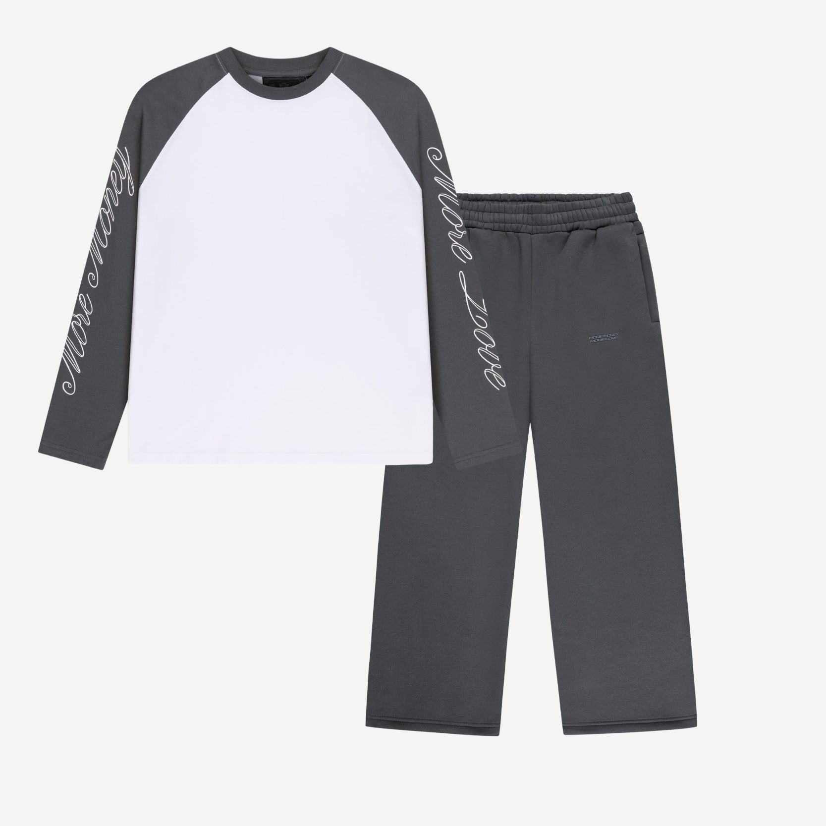SCRIPT RAGLAN LONGSLEEVE DARK GREY + CLOUDS JOGGER DARK GREY