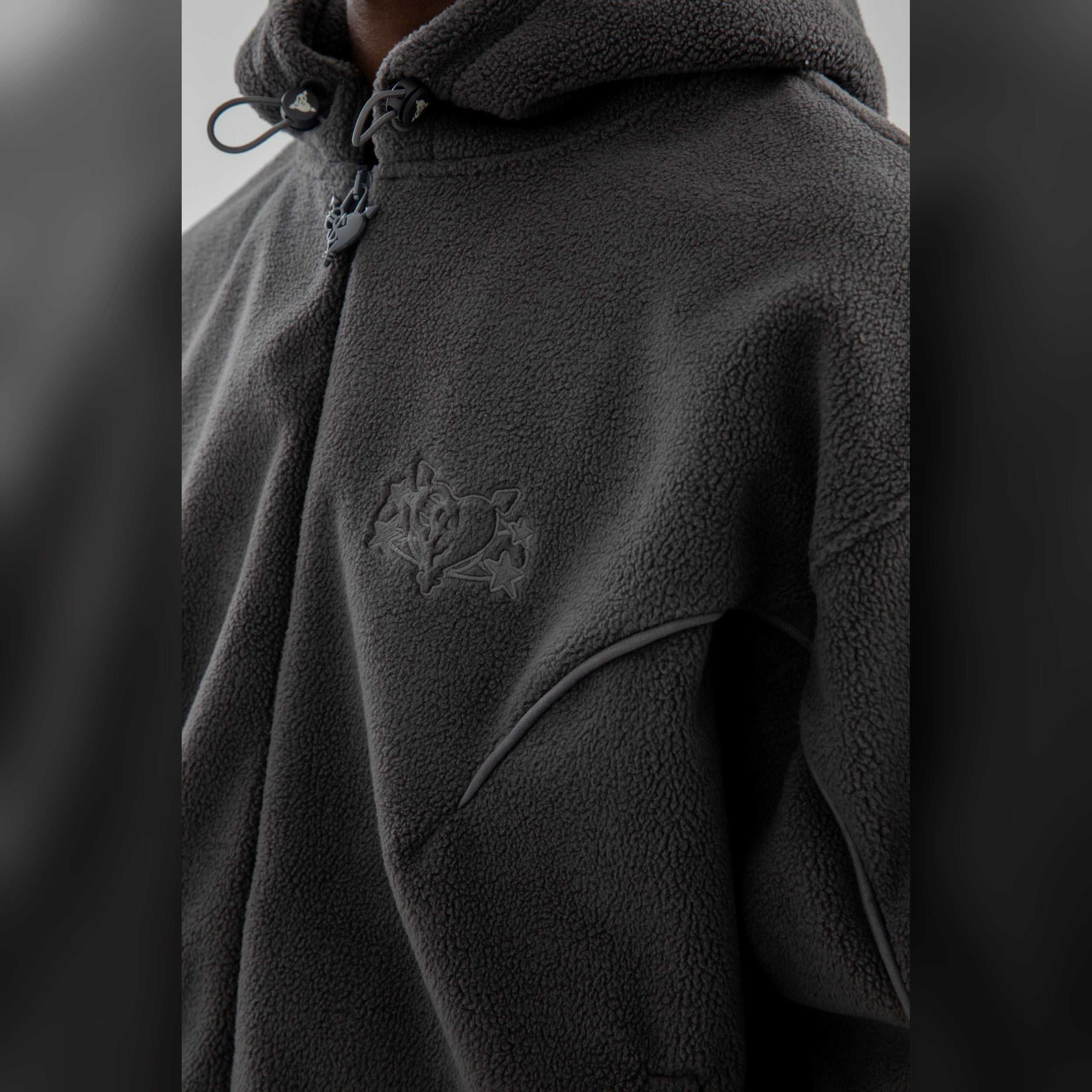 STAR WREATH FLEECE ZIP TORNADO GRAY 